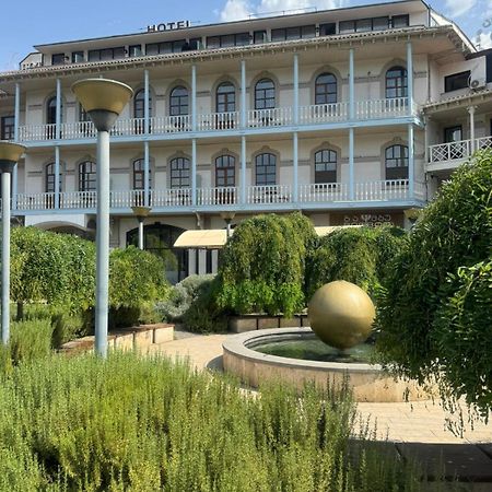 Hotel Beka Palace Тбилиси Экстерьер фото