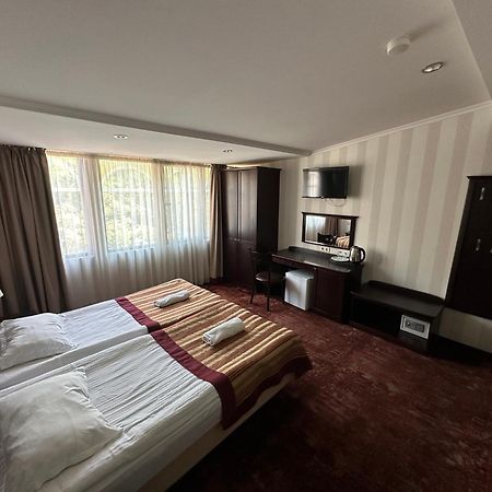 Hotel Beka Palace Тбилиси Экстерьер фото