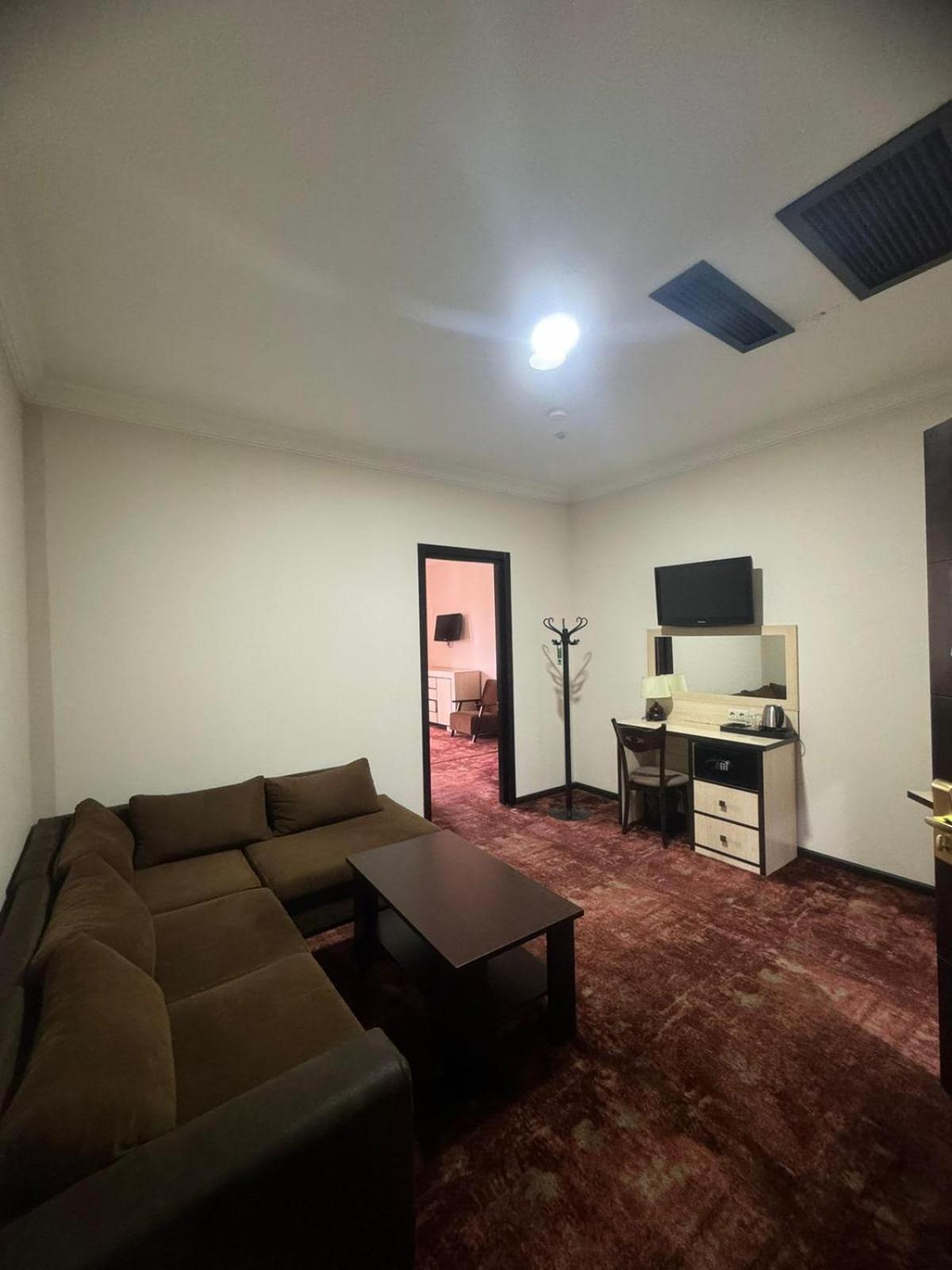 Hotel Beka Palace Тбилиси Экстерьер фото