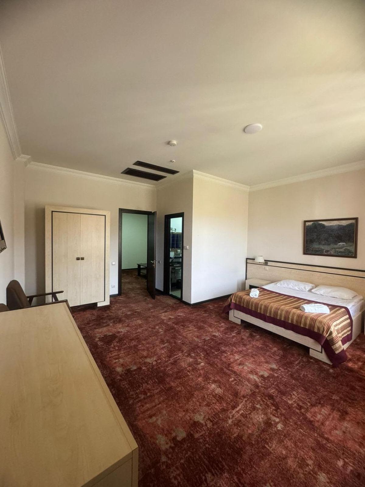 Hotel Beka Palace Тбилиси Экстерьер фото
