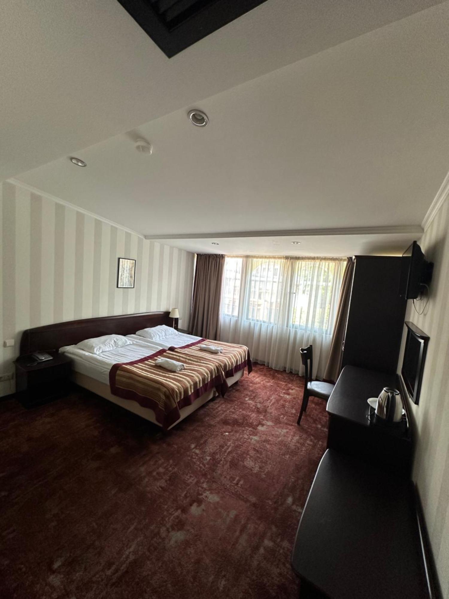 Hotel Beka Palace Тбилиси Экстерьер фото