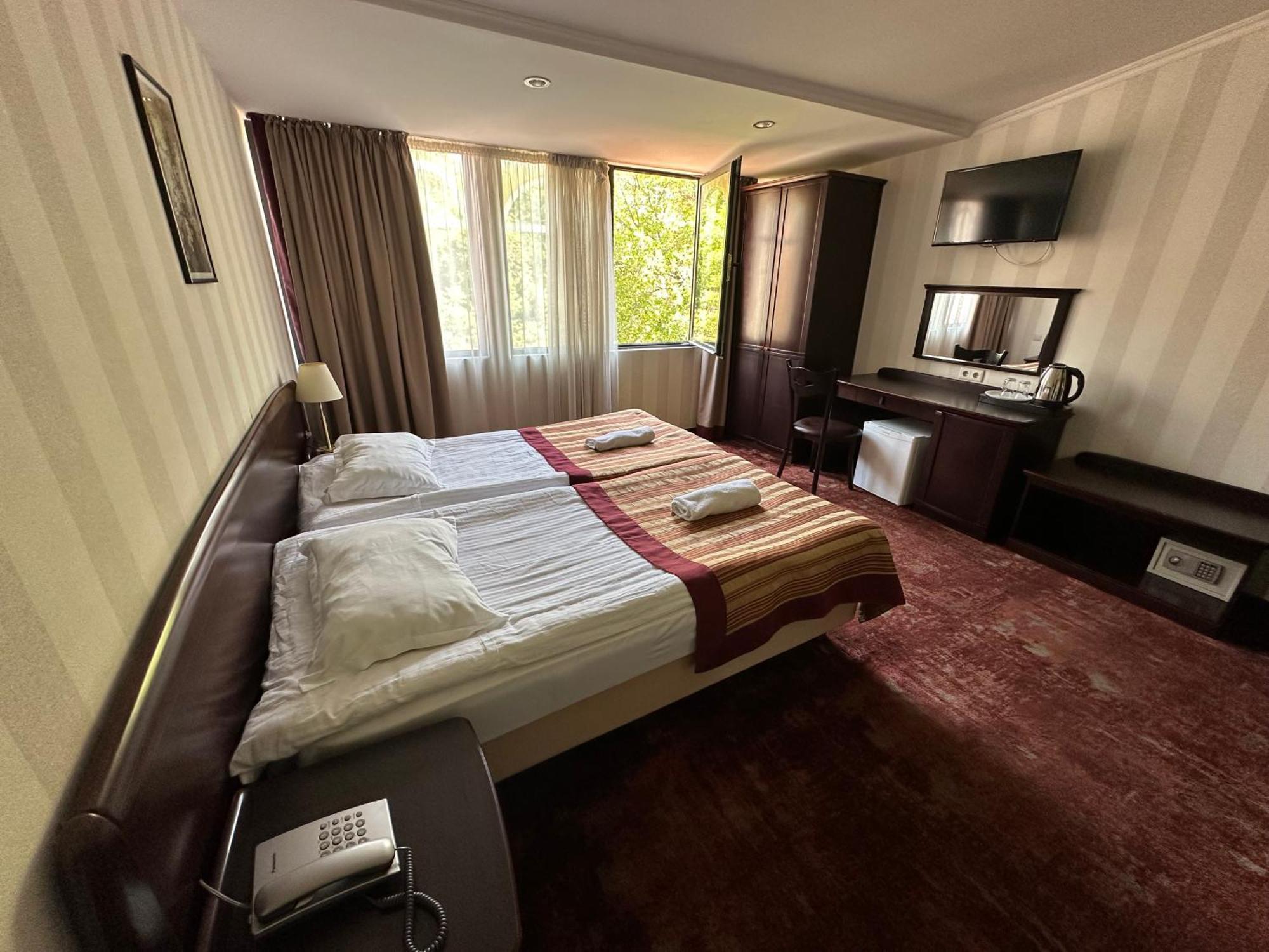 Hotel Beka Palace Тбилиси Экстерьер фото